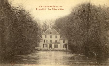 La Chaussée le château la pièce d'eau